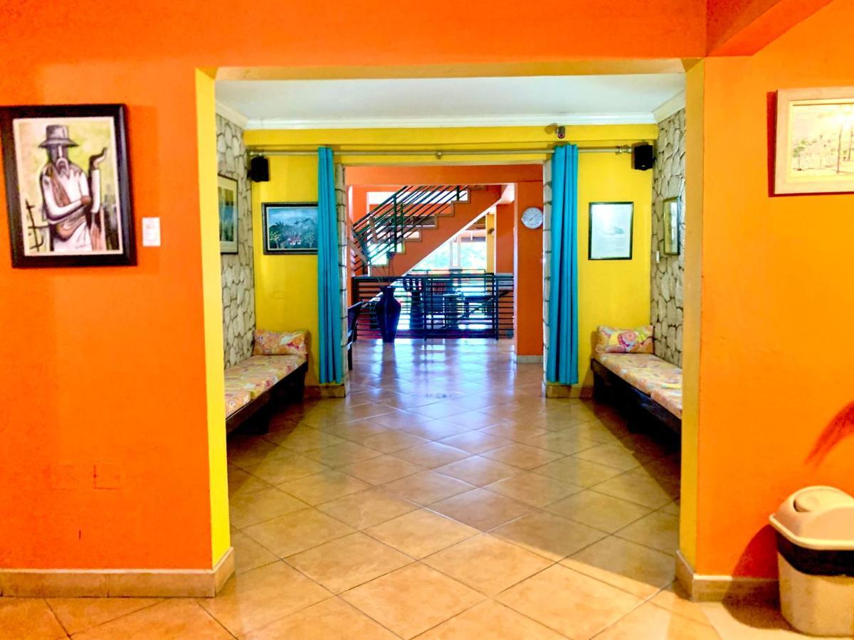 Altamont West Hotel Teluk Montego Bagian luar foto