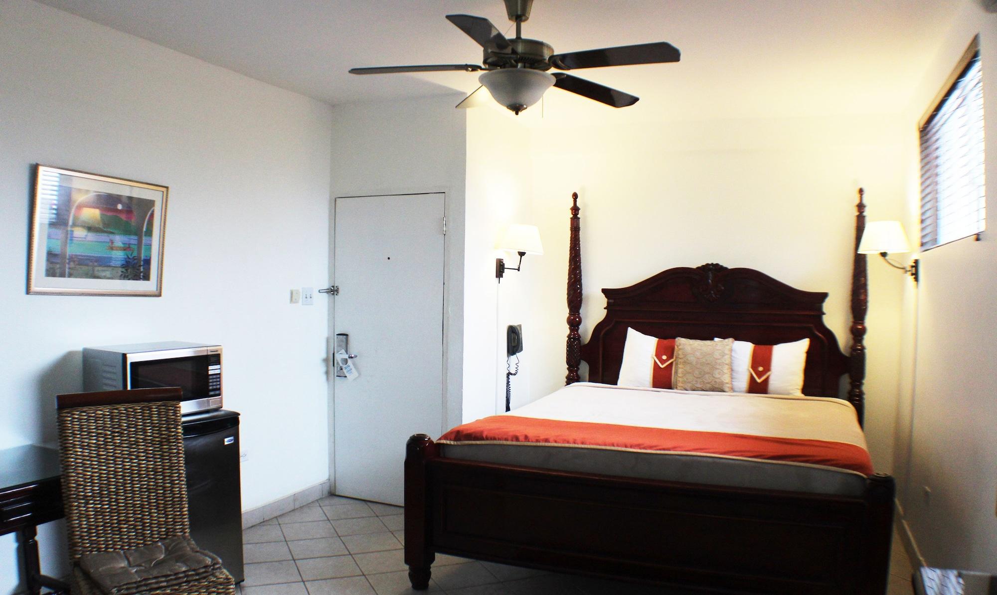 Altamont West Hotel Teluk Montego Bagian luar foto