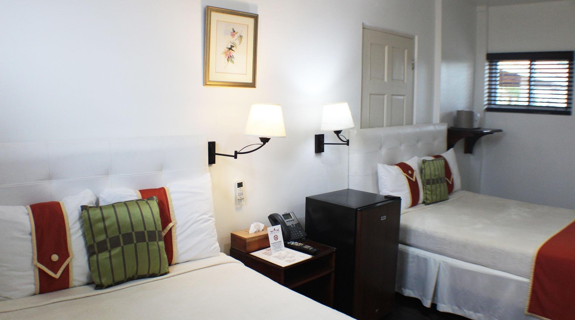 Altamont West Hotel Teluk Montego Bagian luar foto