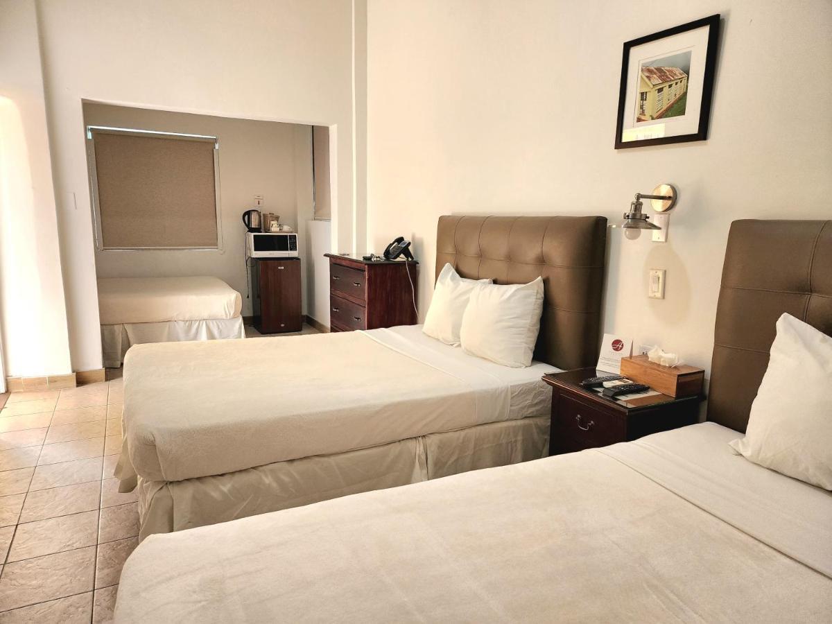Altamont West Hotel Teluk Montego Bagian luar foto