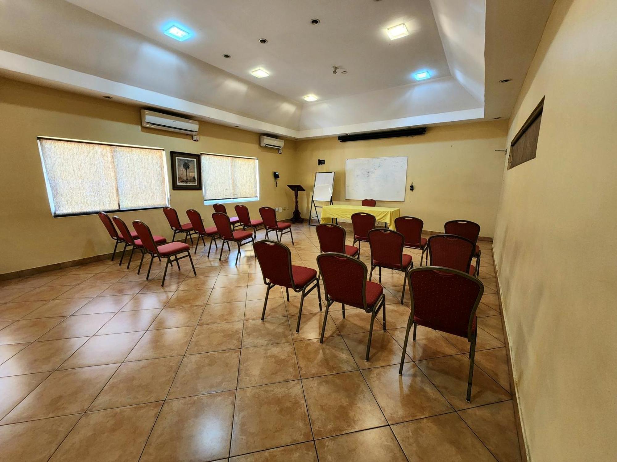 Altamont West Hotel Teluk Montego Bagian luar foto