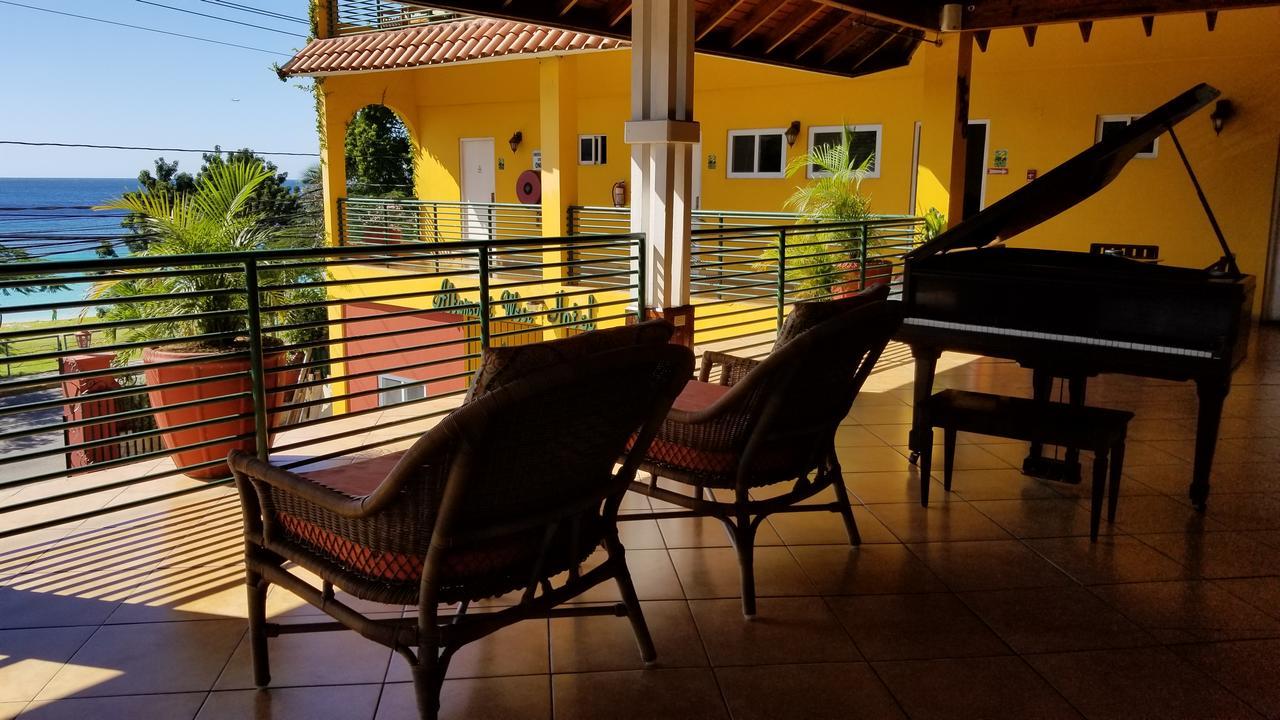 Altamont West Hotel Teluk Montego Bagian luar foto