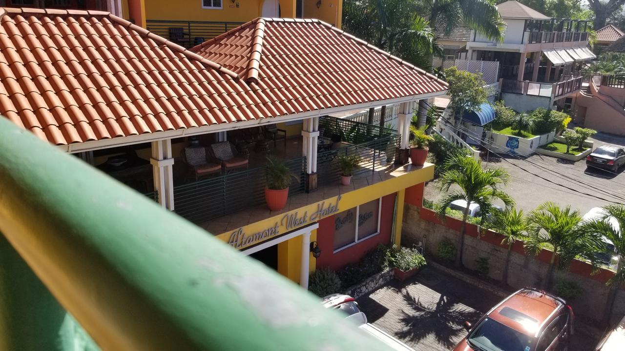 Altamont West Hotel Teluk Montego Bagian luar foto