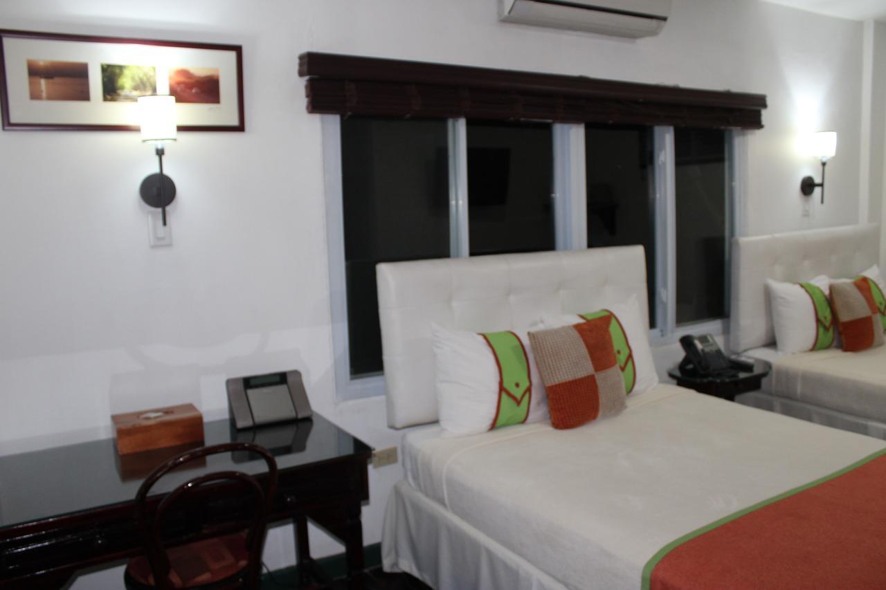 Altamont West Hotel Teluk Montego Bagian luar foto